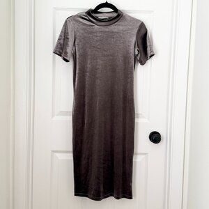 Women Zara Crew Neck Velvid Short Sleeve Midi T-Shirt Dress in Taupe Size Medium